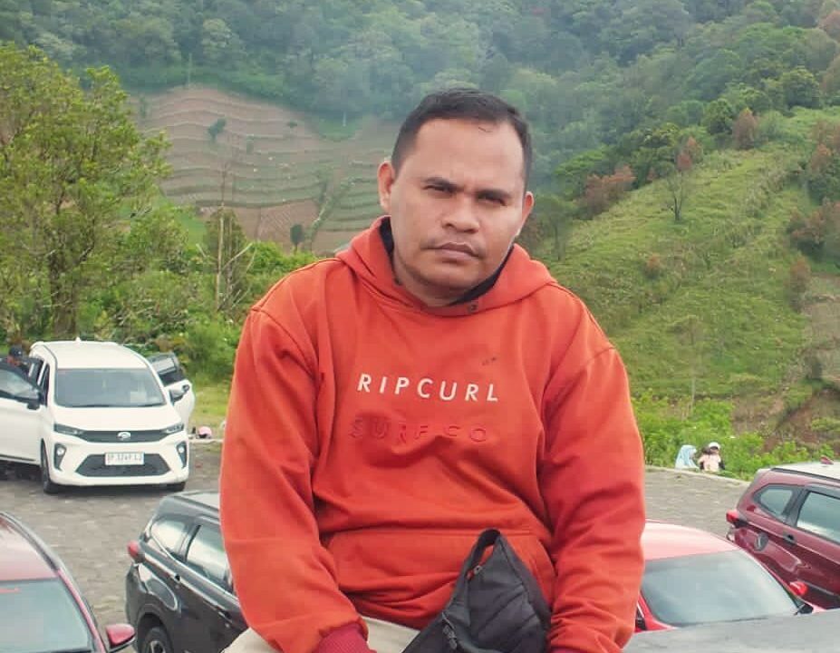 Iblis dan Belerofon: Menakar Jarak Antara Puncak dan Kejatuhan