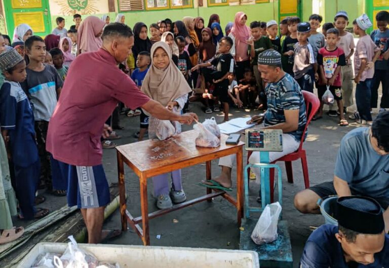 Kelompok Bentukan Ust. Abdul Haris di Kemasjidan An-Nur Sukses Adakan 4 Ekor Sapi Kurban Pakai Jastip Cicilan