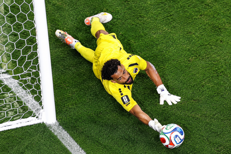 Kisah Kiper Cape Verde yang Mengguncang Dunia dan Menyaingi Popularitas Para Bintang