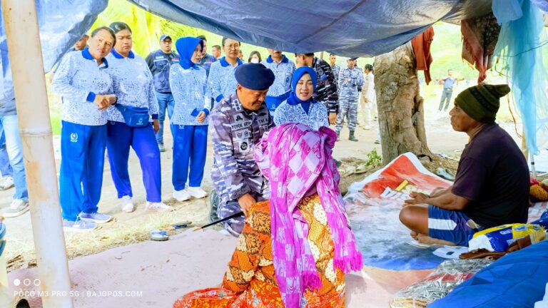 Danlanal Maumere Tegaskan Bantuan Gempa Agar Tepat Sasaran dan Dibagi Adil, Jangan Ada Pengungsi Terlewat
