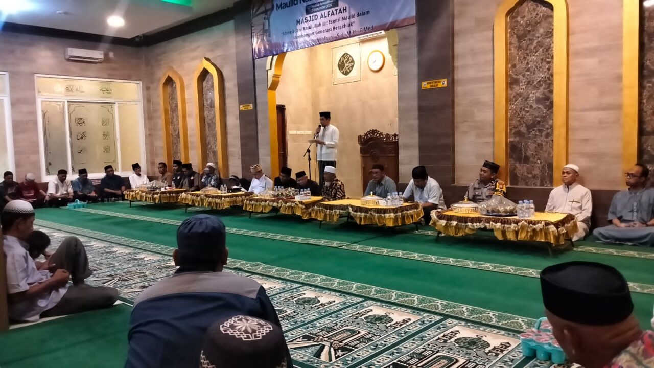 Peringatan Maulid Nabi di Masjid Al-Fatah Makassar, Menterjemahkan Kecintaan Kepada Rasulullah